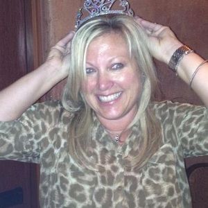 Meet your Posher, Debbie